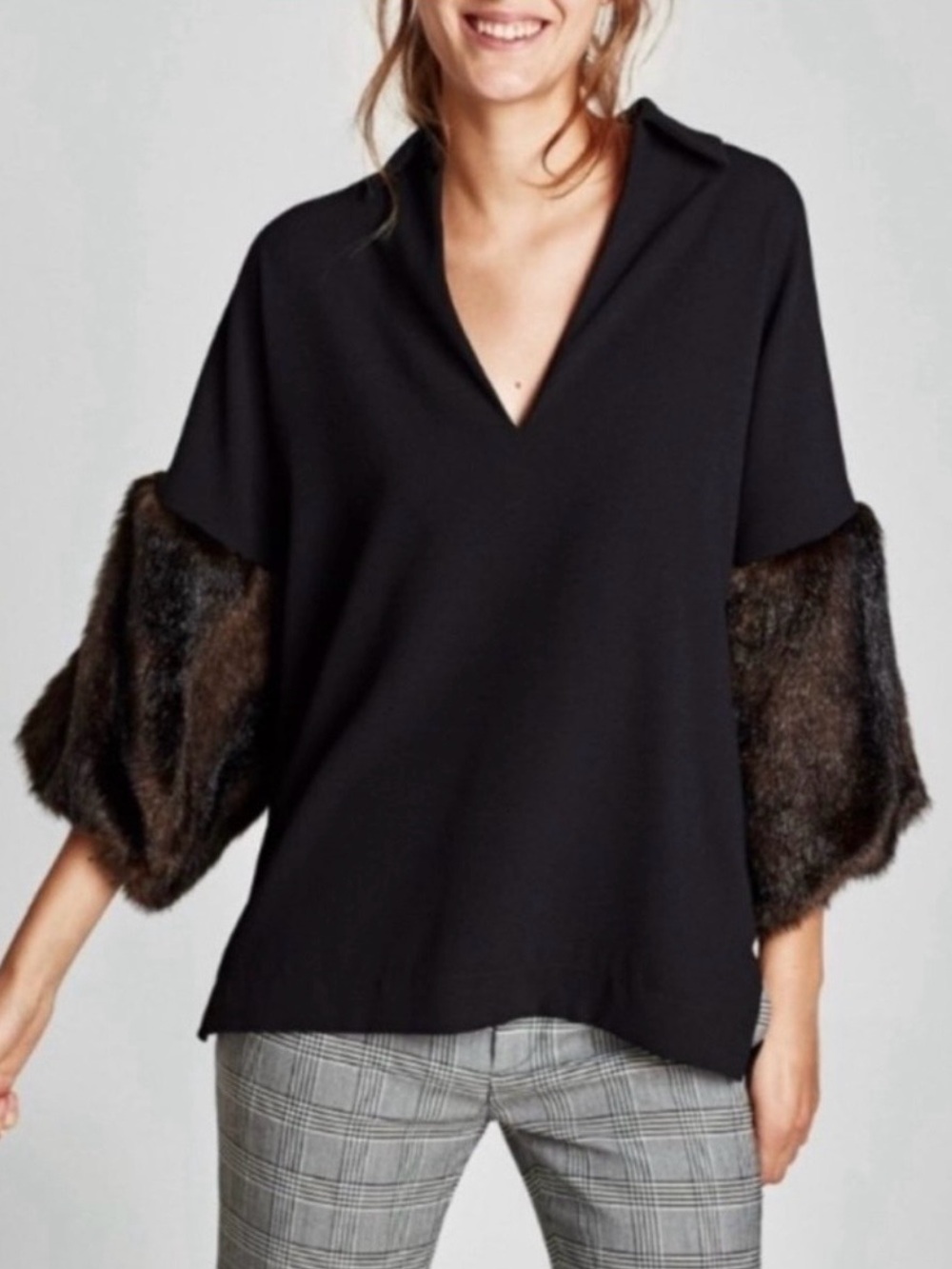 Zara   Luxury Party Holiday Minimalist Party
Faux Fur Sleeves Top, size XS